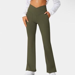 Halara Crossover Pocket Split Hem Flare Leggings Forest Green Size xs (0/2)